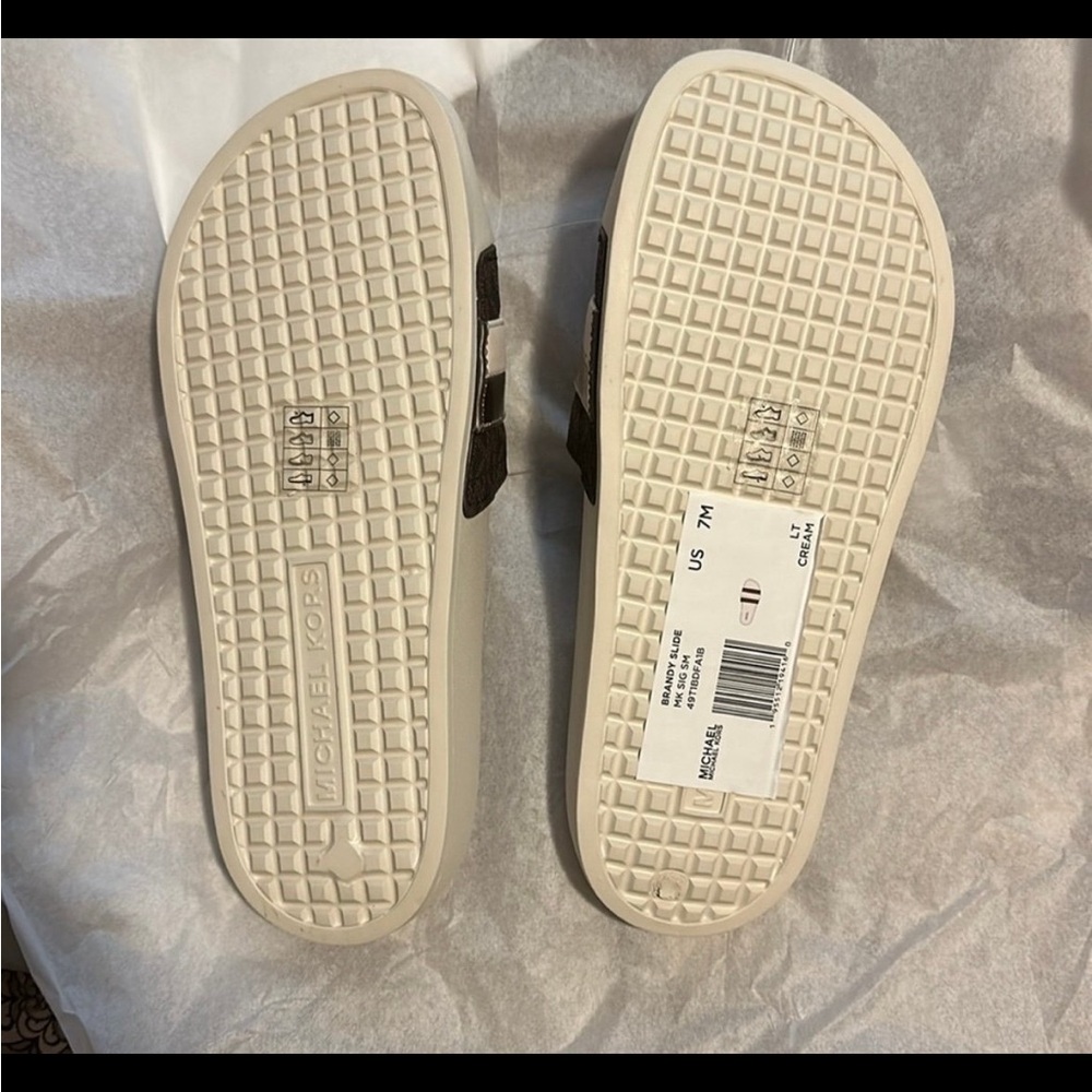 Michael Kors Women's Slide Sandals - Cream and Gold - Picture 3 of 3
